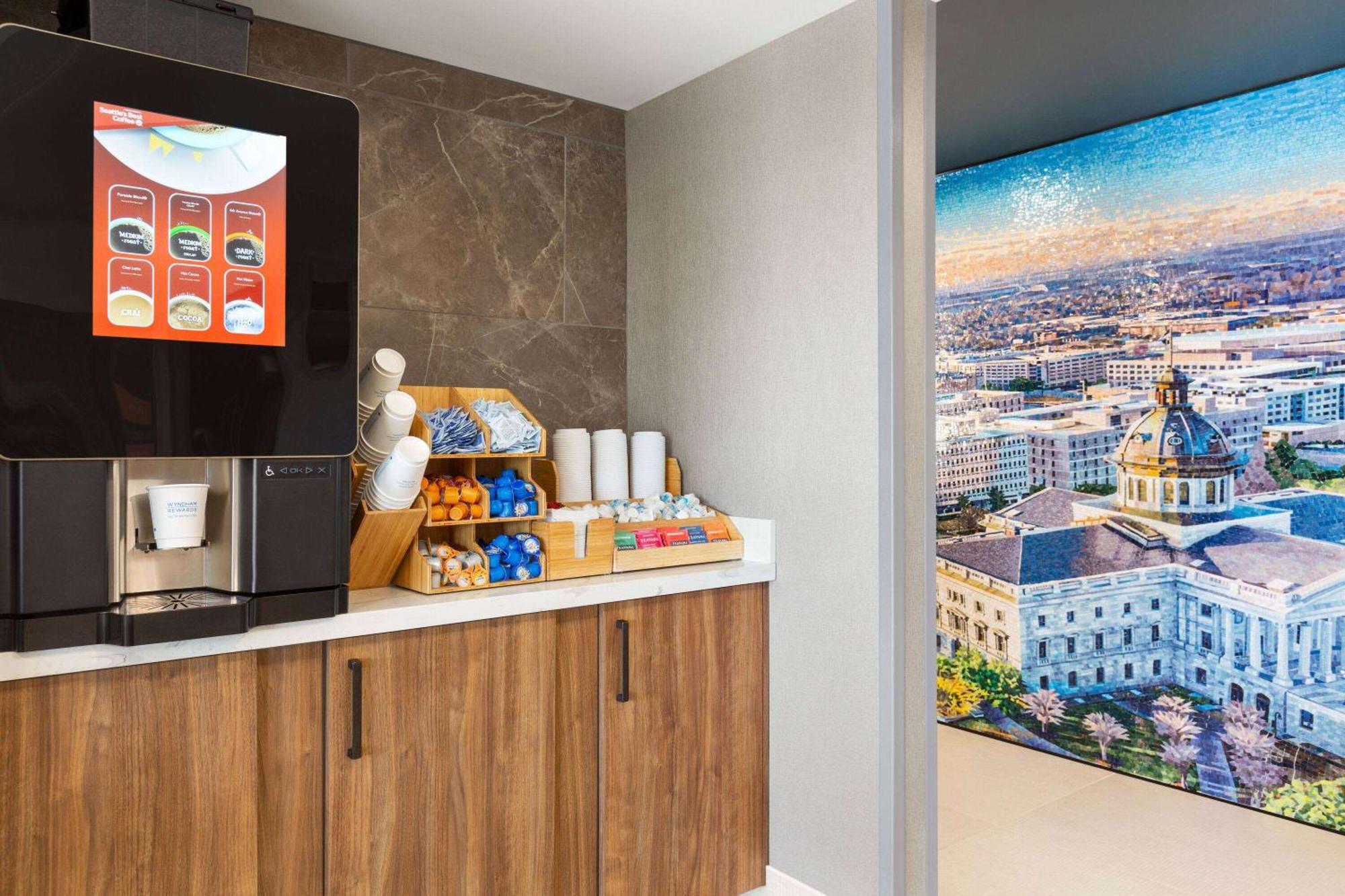 La Quinta Inn By Wyndham Columbia Ne Fort Jackson エクステリア 写真