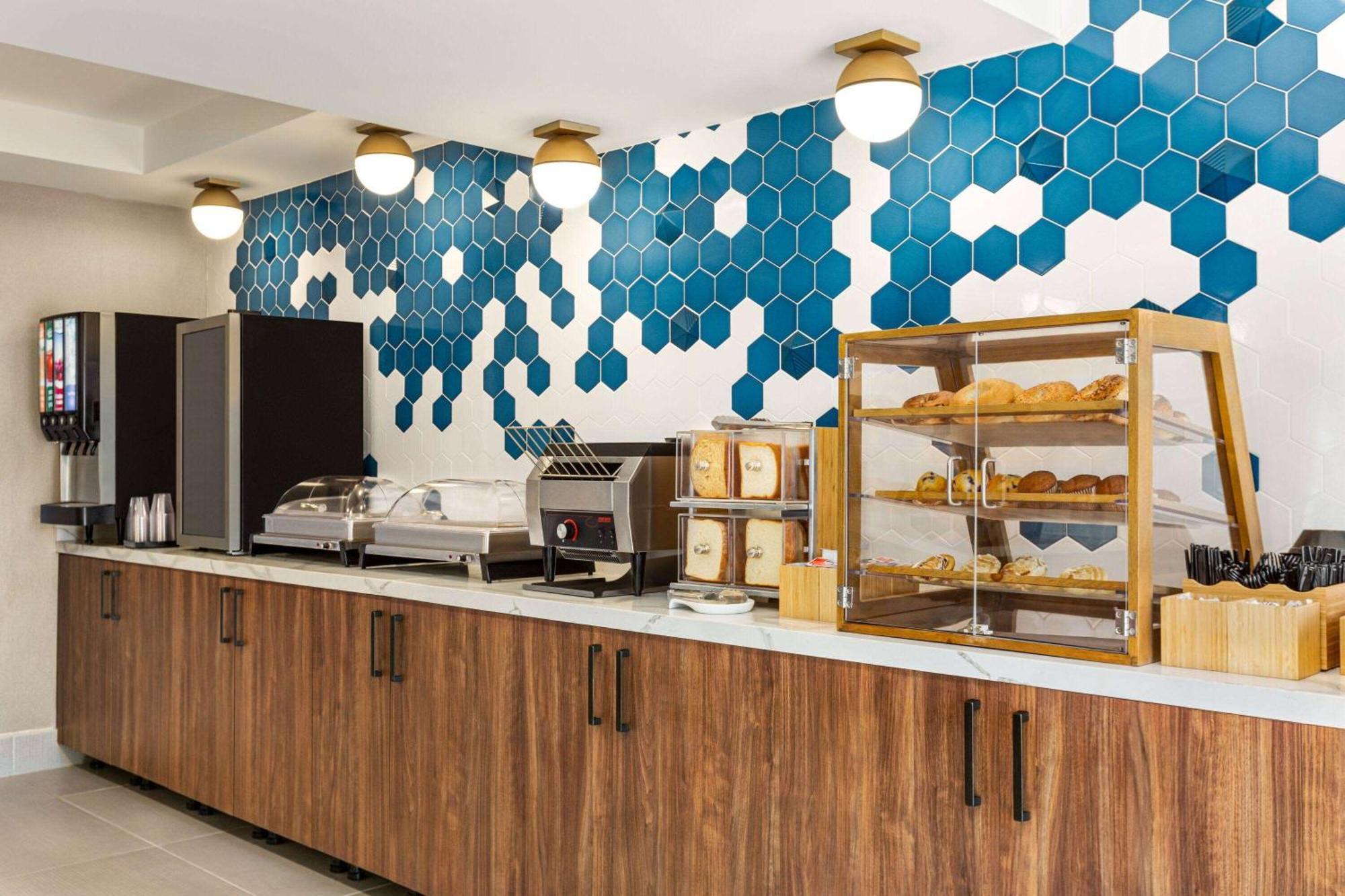 La Quinta Inn By Wyndham Columbia Ne Fort Jackson エクステリア 写真