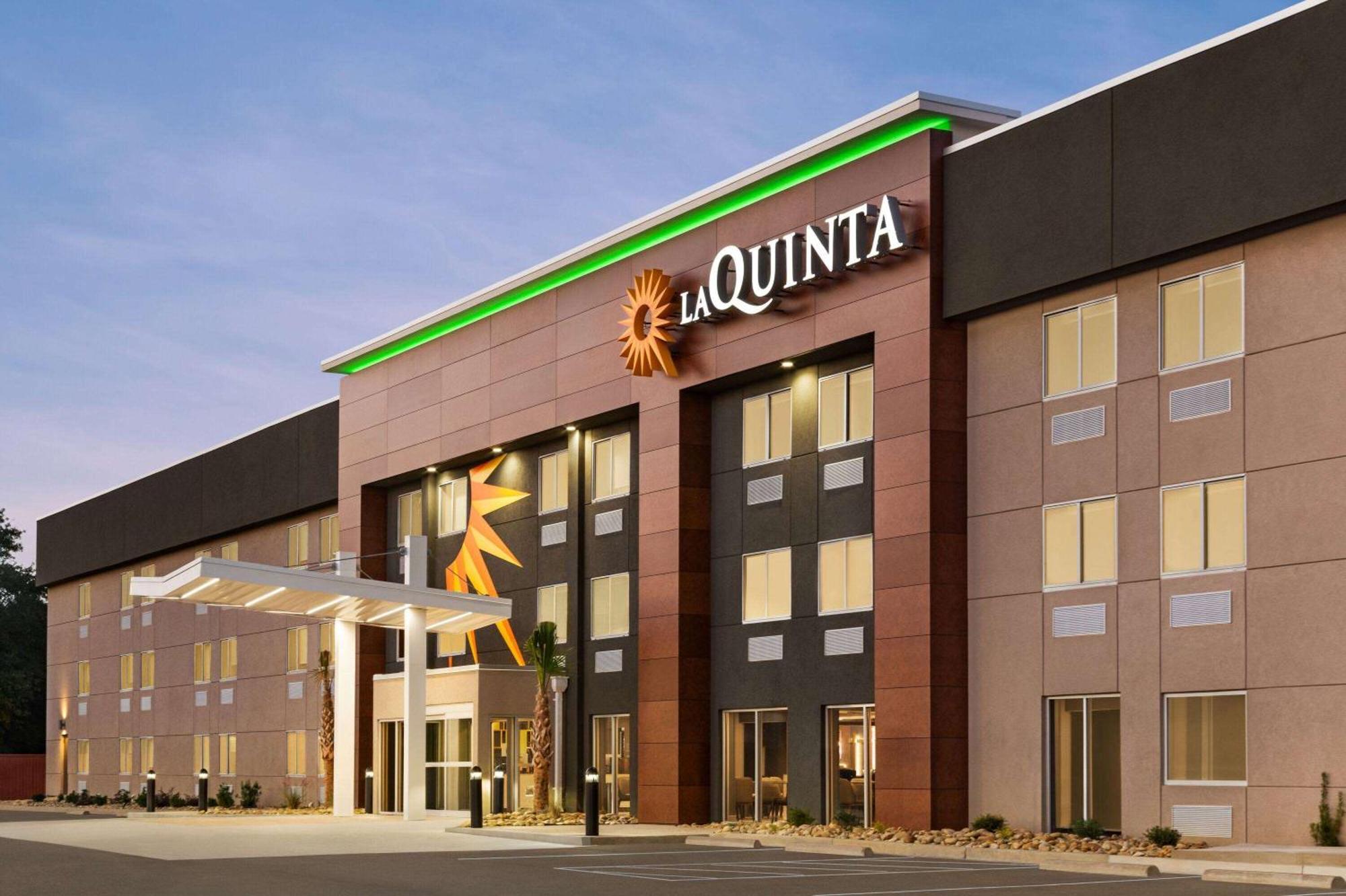 La Quinta Inn By Wyndham Columbia Ne Fort Jackson エクステリア 写真