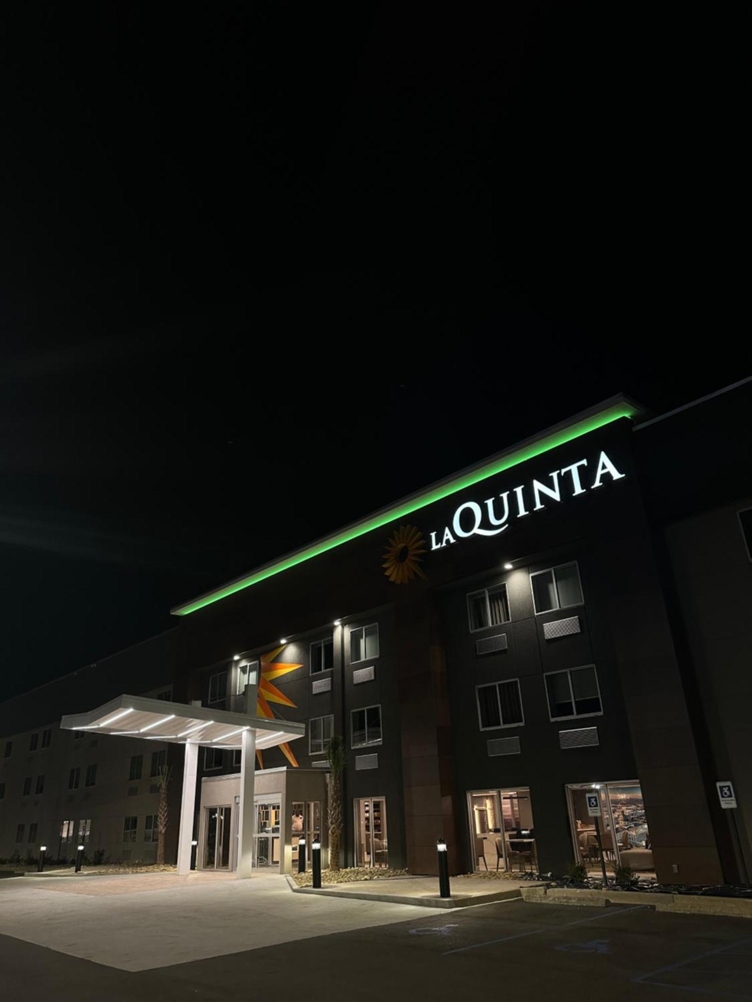 La Quinta Inn By Wyndham Columbia Ne Fort Jackson エクステリア 写真
