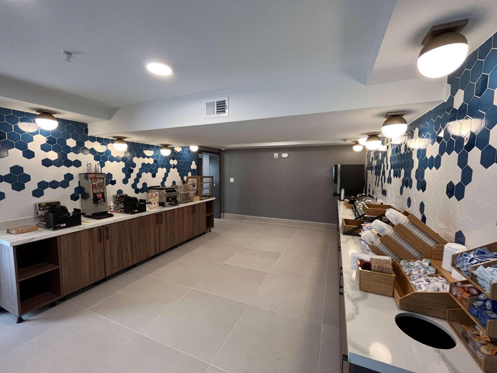 La Quinta Inn By Wyndham Columbia Ne Fort Jackson エクステリア 写真